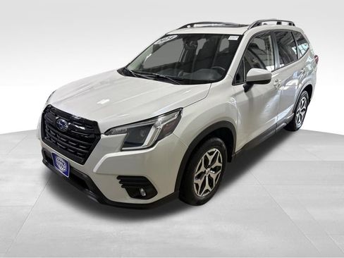 Used 2024 Subaru Forester Premium AWD/4WD image 5