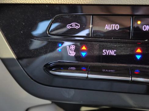 Used 2023 Buick Envision Avenir FWD image 32