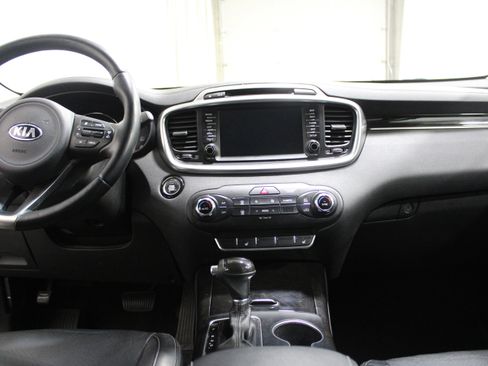 Used 2016 Kia Sorento EX w/ EX Touring Package image 2