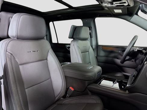 New 2026 GMC Yukon XL Denali w/ Denali Reserve Package AWD/4WD image 31