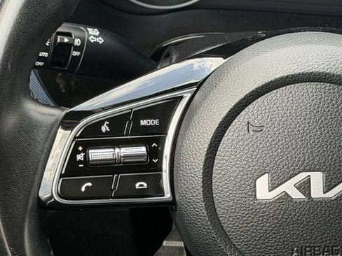 Used 2023 Kia Seltos S FWD image 12