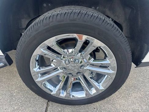 Used 2017 GMC Yukon SLT w/ Premium Edition RWD image 28
