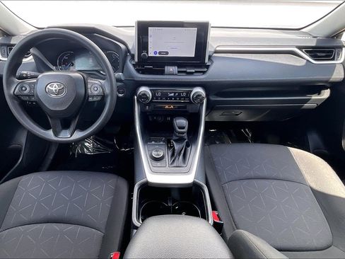 Used 2025 Toyota RAV4 XLE AWD/4WD image 19