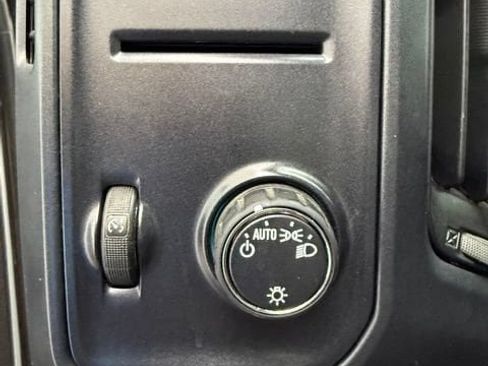 Used 2018 Chevrolet Silverado 1500 Custom RWD image 24