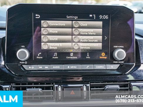 Used 2025 Nissan Pathfinder SV FWD image 36