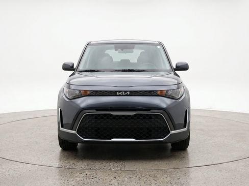 Used 2025 Kia Soul LX w/ LX Technology Package FWD image 2