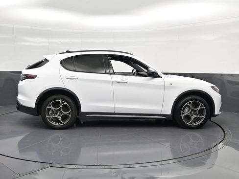 Used 2024 Alfa Romeo Stelvio Ti w/ Active Assist Plus Package AWD/4WD image 4