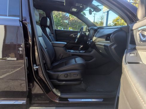 Used 2022 Chevrolet Traverse High Country image 33