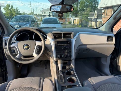 Used 2011 Chevrolet Traverse LS FWD image 26
