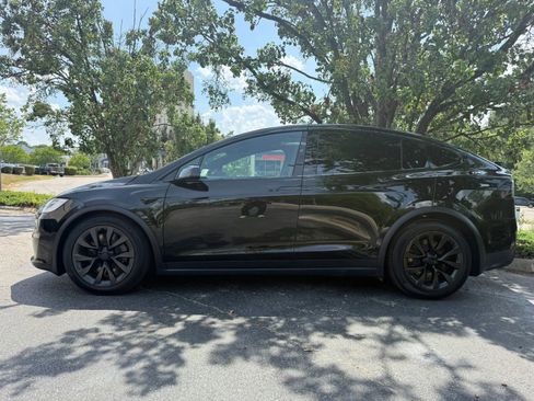 Used 2023 Tesla Model X AWD/4WD image 4