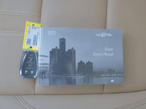 Used 2022 Chevrolet Blazer Premier w/ Enhanced Convenience Package image 21
