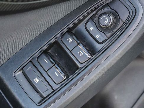 Used 2019 Subaru Crosstrek 2.0i Premium image 28