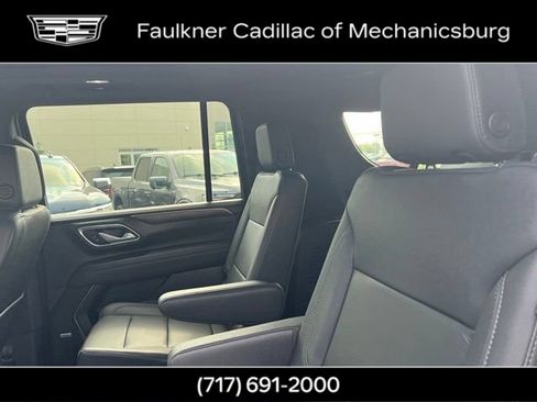 Used 2023 Chevrolet Suburban Z71 w/ Luxury Package AWD/4WD image 18