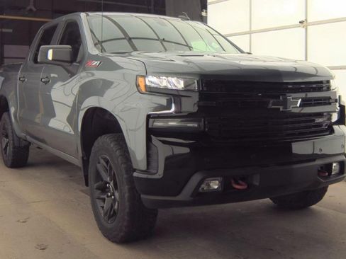 Used 2020 Chevrolet Silverado 1500 LT Trail Boss AWD/4WD image 4