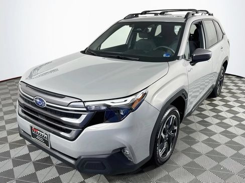 Used 2026 Subaru Forester Premium AWD/4WD image 3