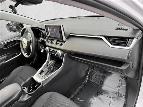 Used 2024 Toyota RAV4 LE image 20