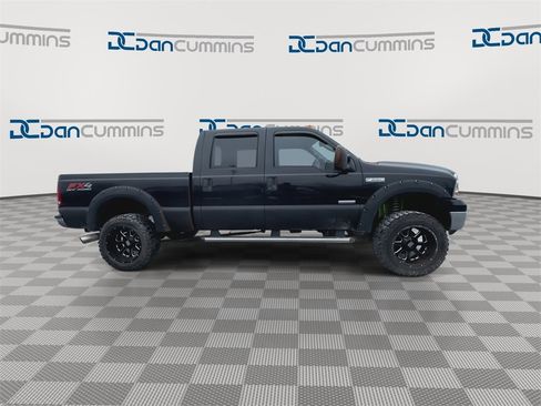 Used 2005 Ford F250 Lariat image 2