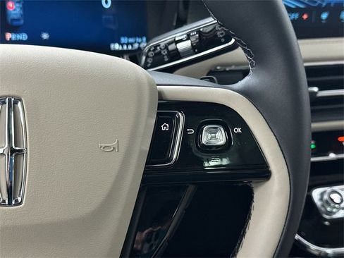 New 2026 Lincoln Corsair Premiere image 23