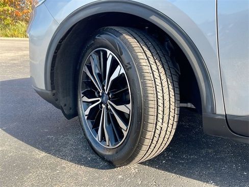 Used 2022 Ford Escape SE w/ SE Sport Appearance Package image 32