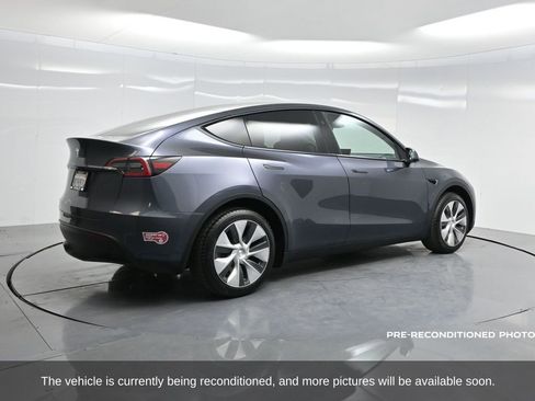 Used 2023 Tesla Model Y 2WD image 37