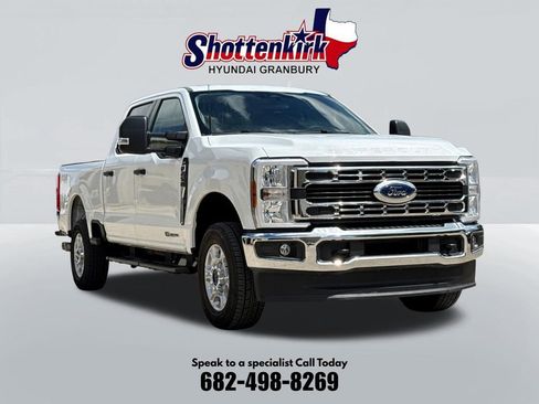 Used 2026 Ford F250 XLT AWD/4WD image 3