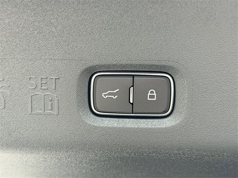 New 2025 Lincoln Navigator Reserve image 13