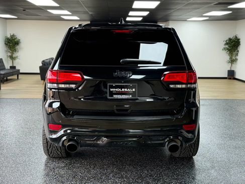 Used 2018 Jeep Grand Cherokee SRT image 8