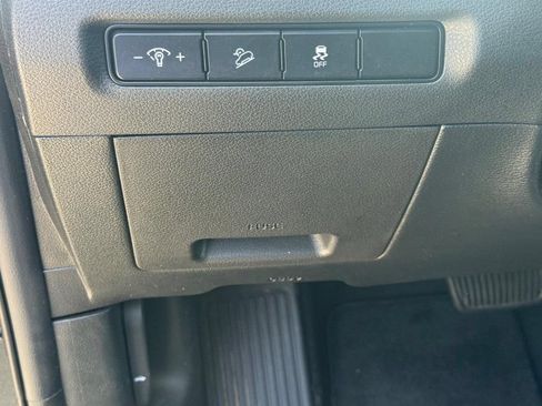 Used 2024 Kia Telluride LX FWD image 23