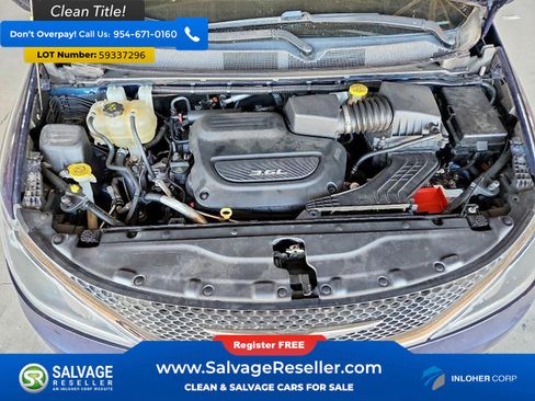 Used 2018 Chrysler Pacifica Touring Plus w/ Tire & Wheel Group FWD image 16