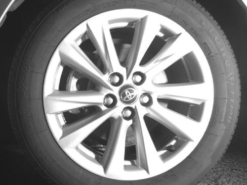 Used 2026 Toyota Corolla LE w/ LE Premium Package FWD image 9