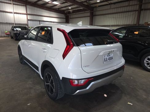 Used 2025 Kia Niro LX FWD image 8