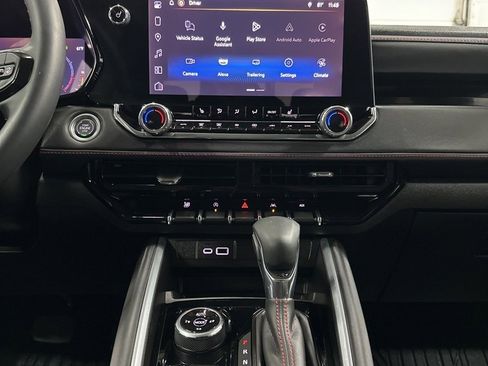 Used 2025 Chevrolet Colorado Z71 w/ Midnight Edition image 25