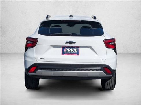 Certified 2024 Chevrolet Trax LT w/ Sunroof Package image 7