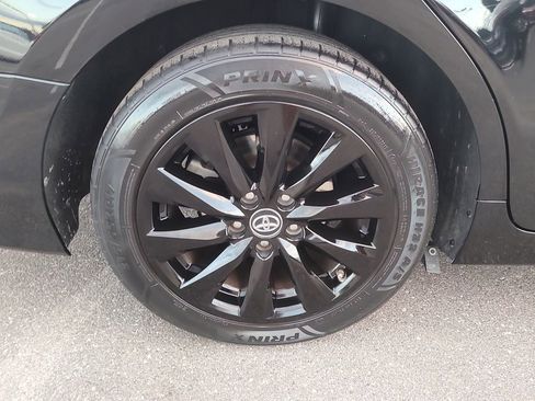 Used 2019 Toyota Camry L image 5