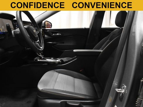 Used 2024 Chevrolet Trax LT w/ Driver Confidence Package FWD image 4