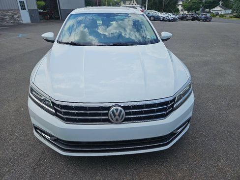 Used 2017 Volkswagen Passat 1.8T SE FWD image 8