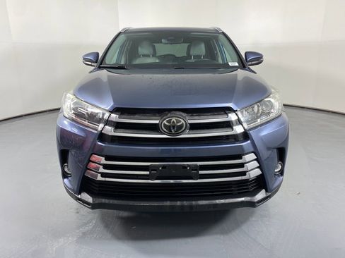 Certified 2019 Toyota Highlander Limited image 2
