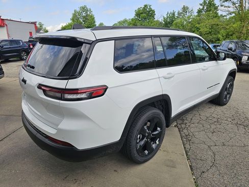 New 2025 Jeep Grand Cherokee L Altitude image 5