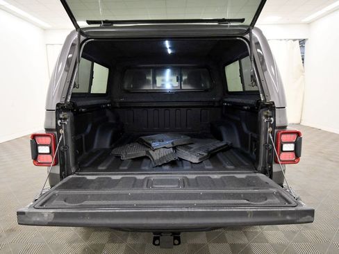 Used 2021 Jeep Gladiator Rubicon AWD/4WD image 7