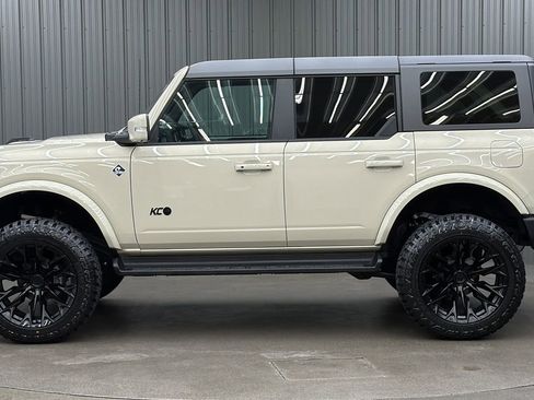 Used 2025 Ford Bronco Outer Banks image 2