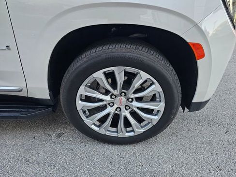 Used 2024 GMC Yukon Denali image 11