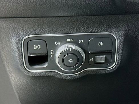 Used 2024 Mercedes-Benz GLB 35 AMG 4MATIC w/ Exclusive Package image 10