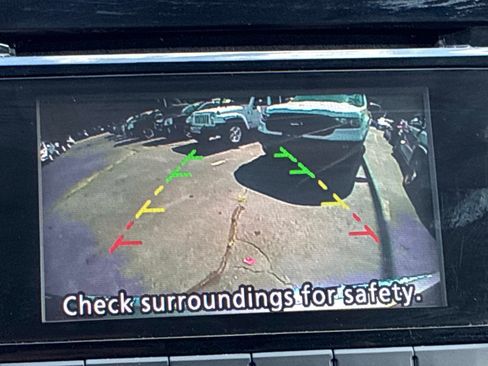 Used 2016 Nissan Rogue SV AWD/4WD image 36