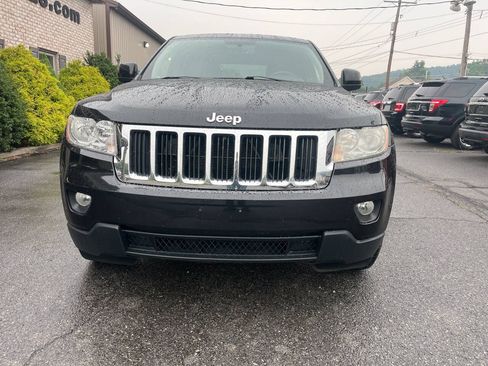 Used 2011 Jeep Grand Cherokee Laredo w/ Security & Convenience Group AWD/4WD image 3