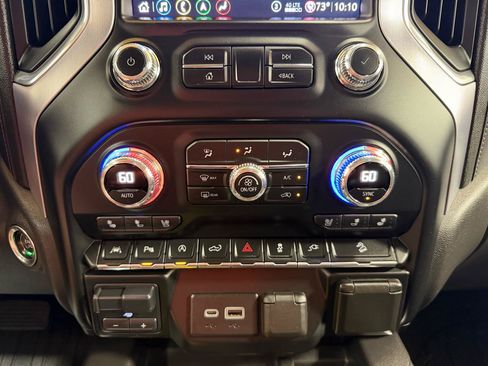 Used 2020 GMC Sierra 1500 SLT AWD/4WD image 18
