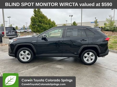 Used 2020 Toyota RAV4 LE w/ Carpet Mat Package AWD/4WD image 4