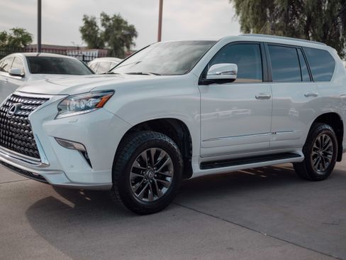 Used 2019 Lexus GX 460 Premium AWD/4WD image 2