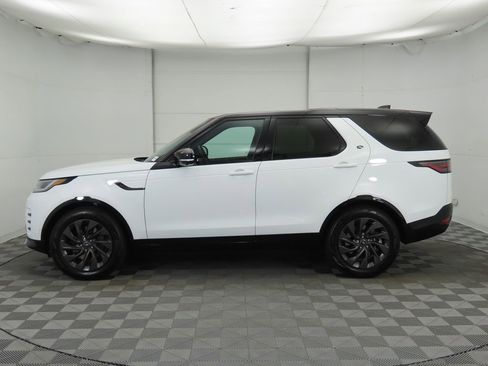 Used 2024 Land Rover Discovery Dynamic SE image 8
