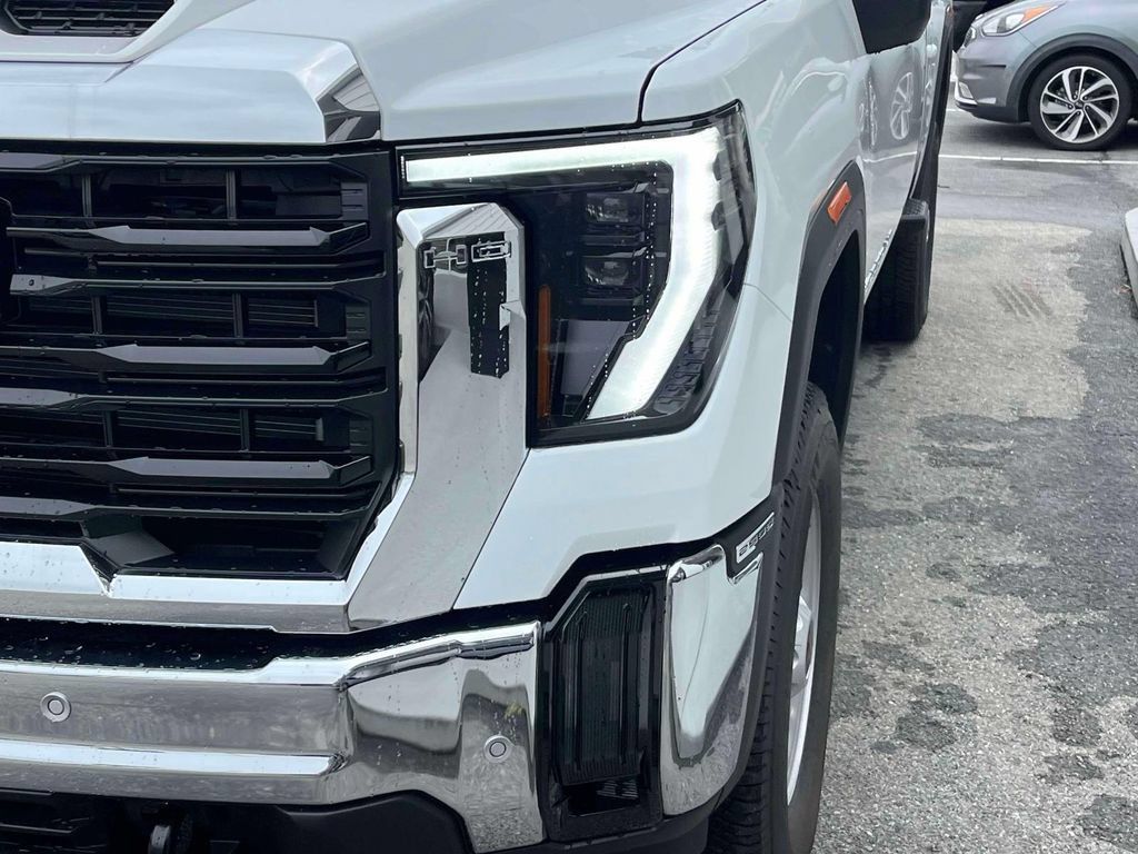 New 2026 GMC Sierra 2500 Pro w/ 1SA Pro Safety Plus Package AWD/4WD image 9
