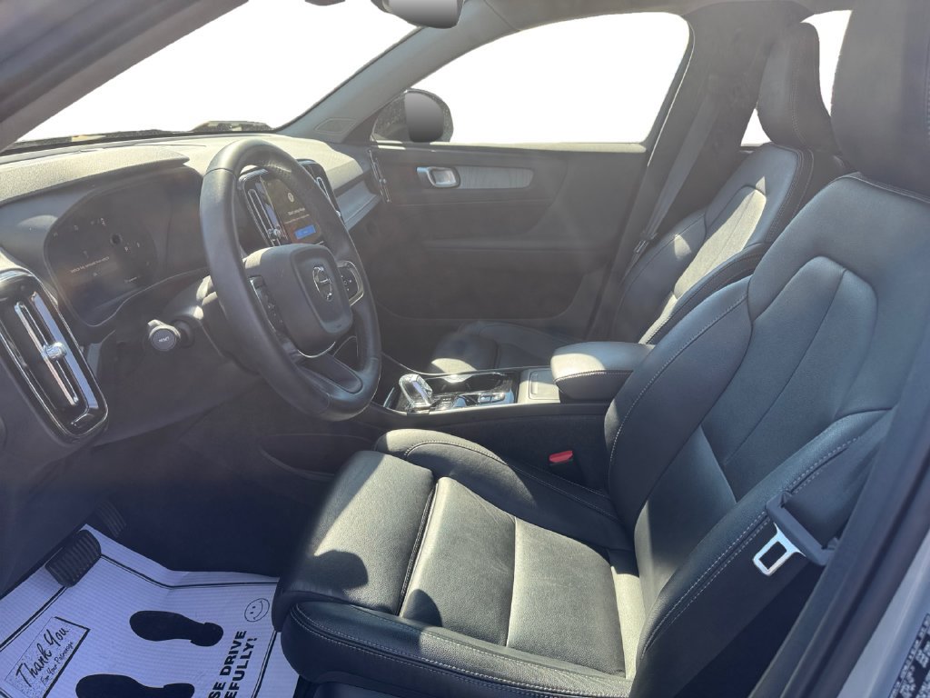 Used 2024 Volvo XC40 B5 Plus w/ Climate Package AWD/4WD image 9